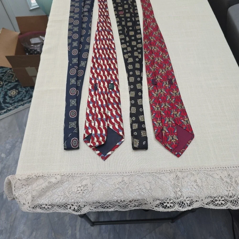 Vintage 100% Silk Jos A Bank Classic Patterned Neckties Lot